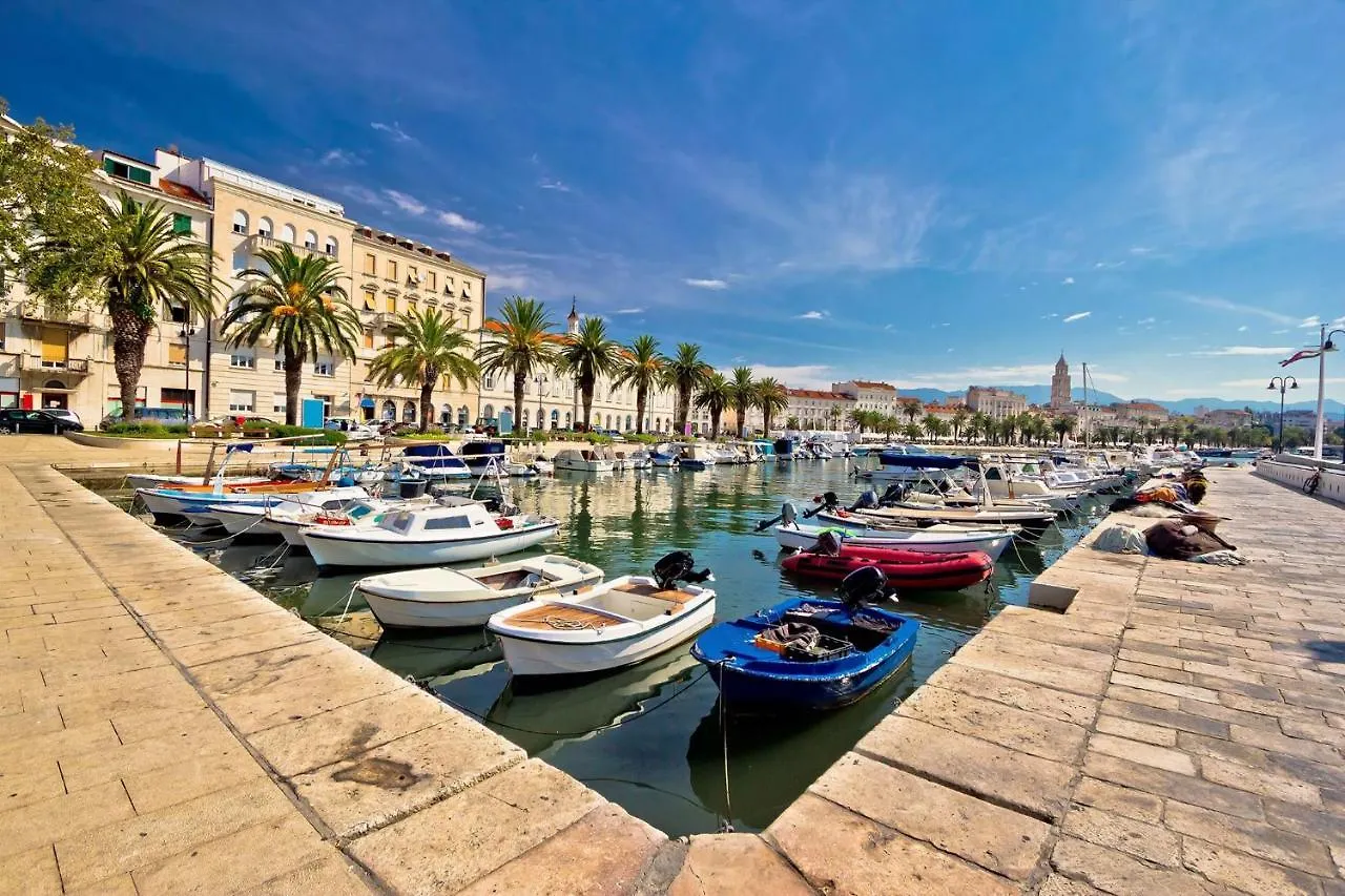 Dalmatian 230M2 With Pool And Garden Near The Old Town For Families Apartment Split