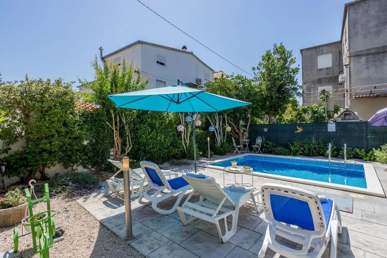 Dalmatian 230M2 With Pool And Garden Near The Old Town For Families Apartment Split