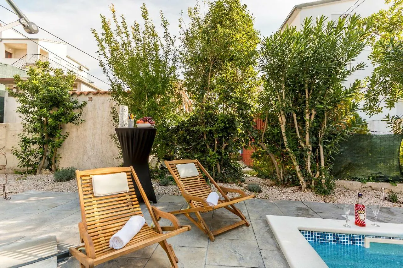 Dalmatian 230M2 With Pool And Garden Near The Old Town For Families Apartment Split 0*,