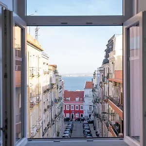 https://the-graca-apartment.hotels-lisbon-portugal.com