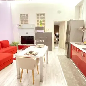 https://yes-yes-lovely-apartment-good-amenities-budapest-center.inbudapesthotels.com